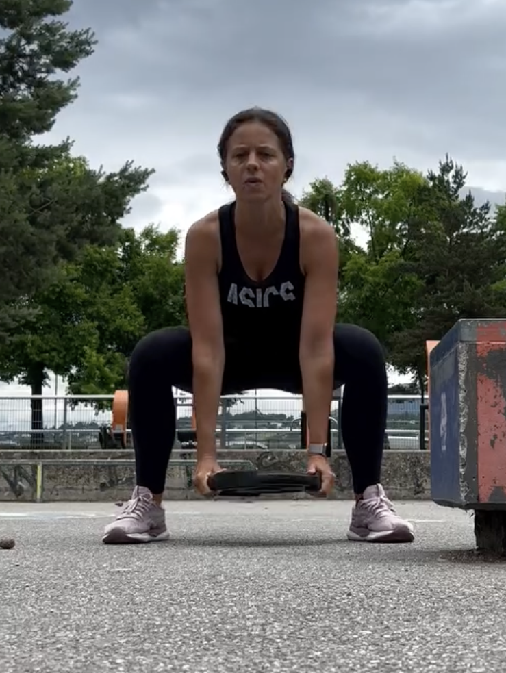 squats entrenamiento de fuerza menopausia, entrenadora personal Ginebra, inpower fitness, peri y menopausia